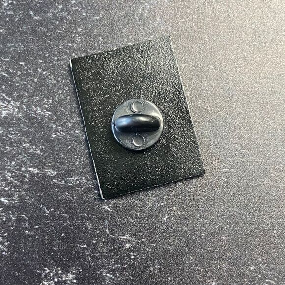 Venus Statue Enamel Pin/ Brooch Lapel - Picture 5 of 6